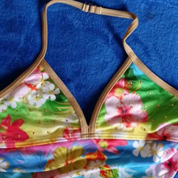 Swimsuit - Picture 4 of 4